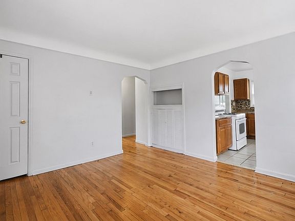3rd image of 17237 Horger Ave