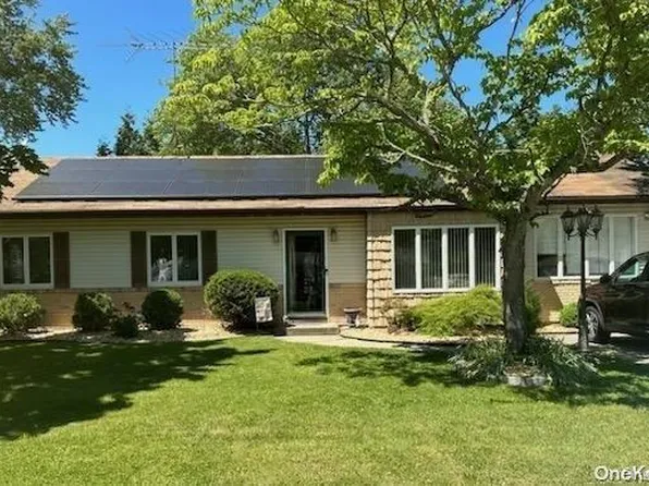 5 Catherine Street, Selden, NY 11784