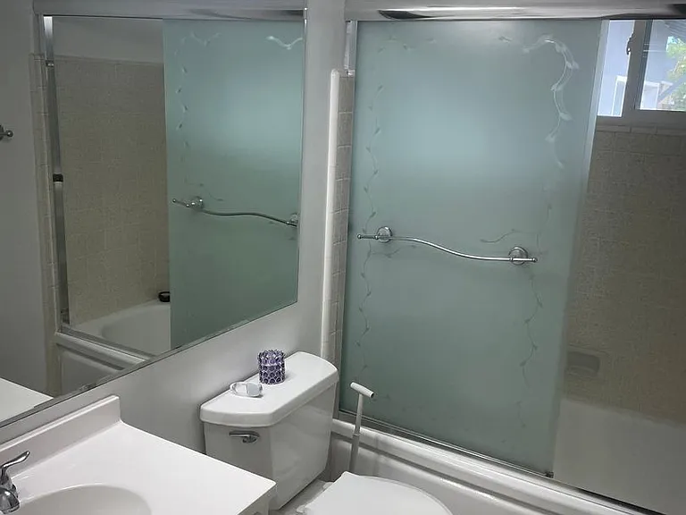 18354 Vanderbilt Dr — Photo 11