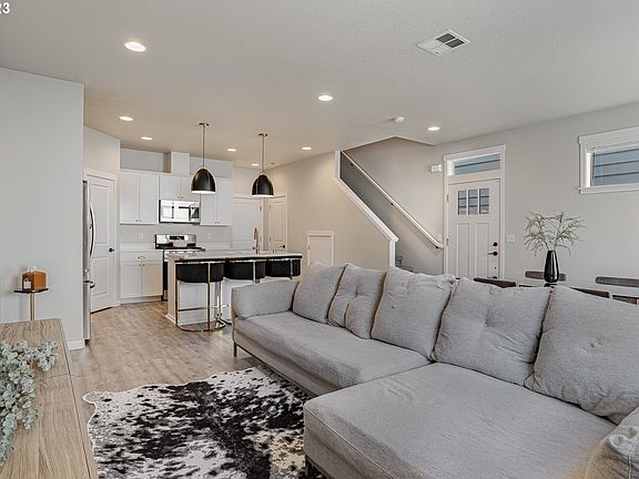 5th image of 11318 NE 25th St