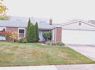 429 Philadelphia Ave, Westmont, IL 60559