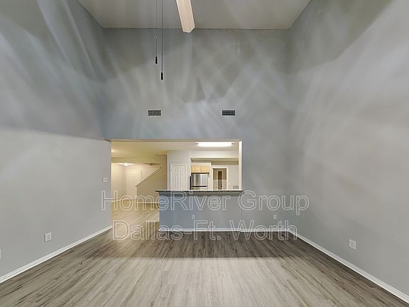 3rd image of 214 River Rock Dr