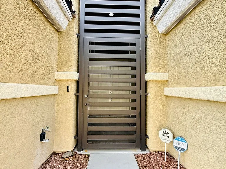 8565 Hogan Falls Cir — Photo 4
