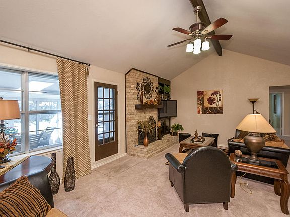 5th image of 613 Robinhood Ln