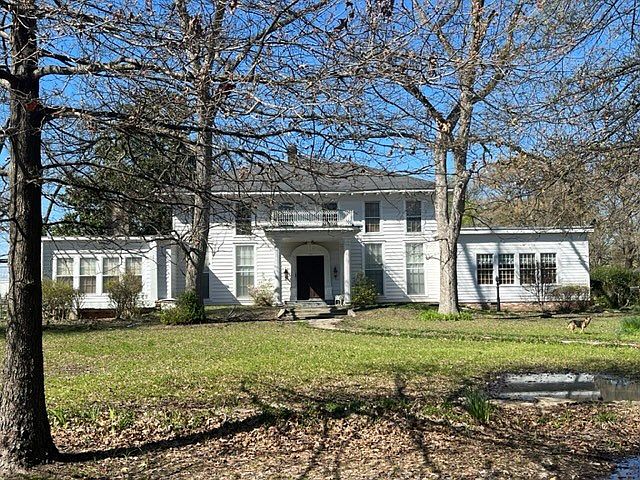 1st image of 404 Catchings St