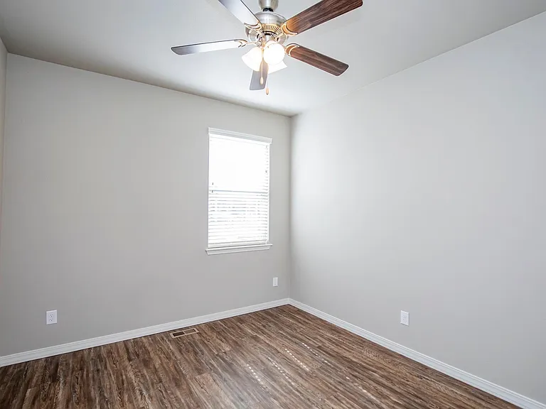 101 N Allen St — Photo 6