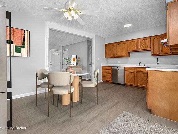 5th image of 11713 Dearing Woods Dr