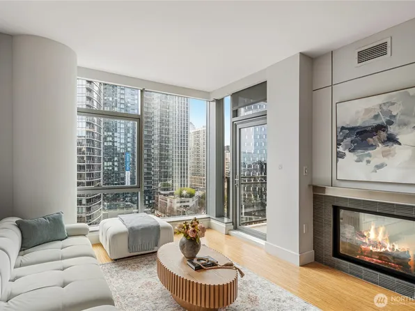820 Blanchard Street #1506, Seattle, WA 98121