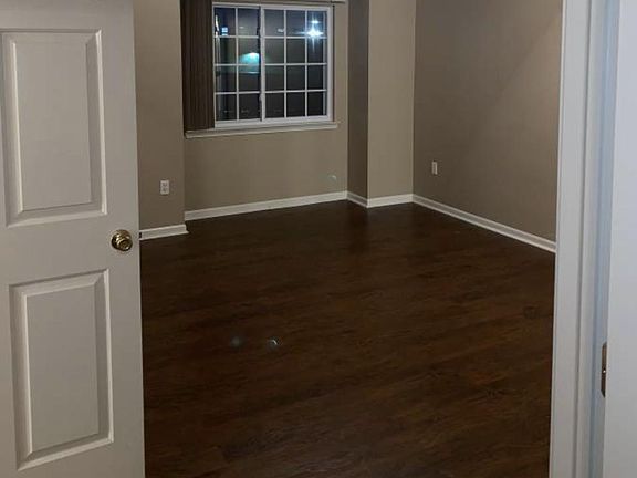 2nd image of 5547 Twin Oaks Dr