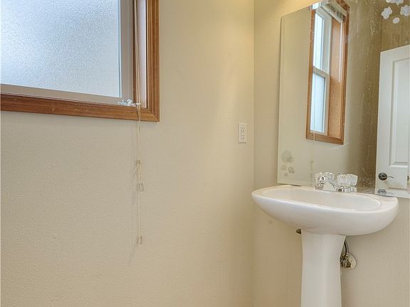 4th image of 16417 129th Avenue Ct E