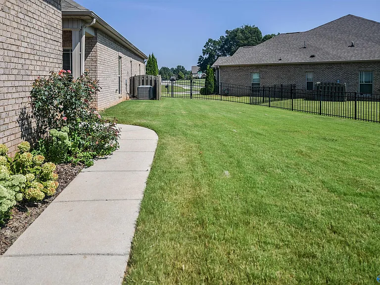 93 Cypress Grove Ln — Photo 15