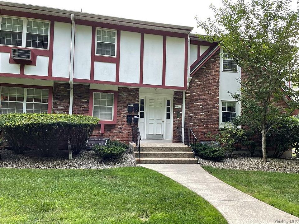 1st image of 130 Doxbury Ln