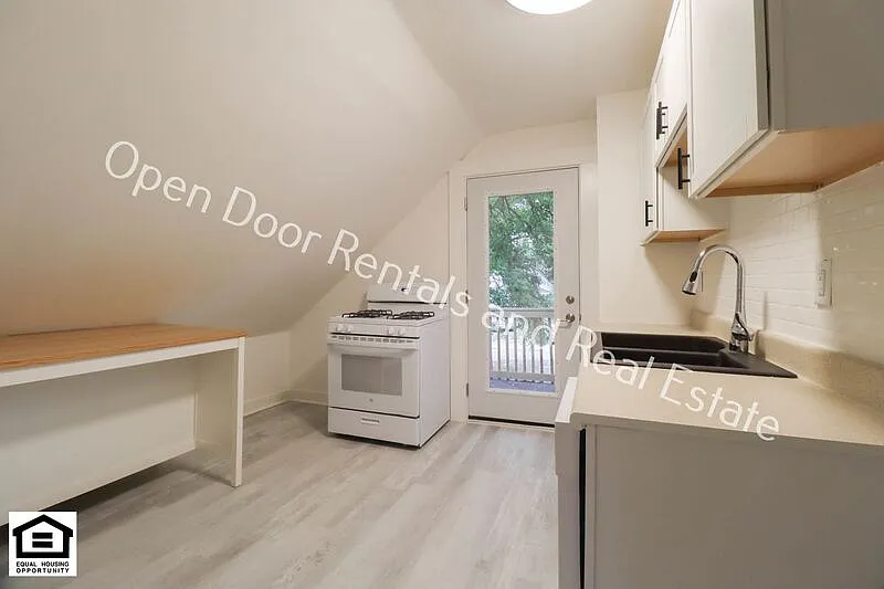 2 bed, 1.0 bath, 608 sqft, $925 — Photo 4