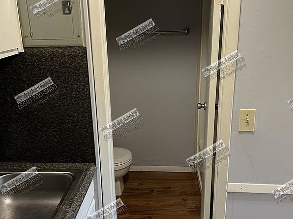 5th image of 102 Amhurst Dr