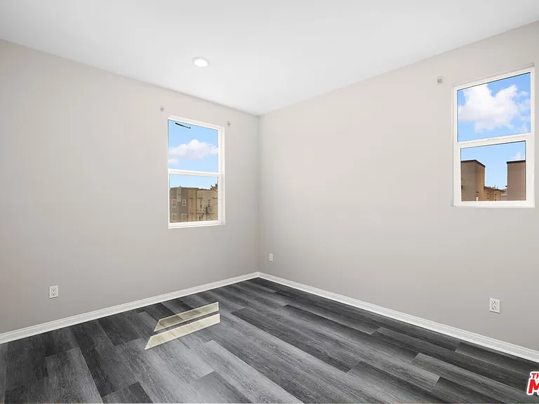 757 Daniel Freeman Cir — Photo 14