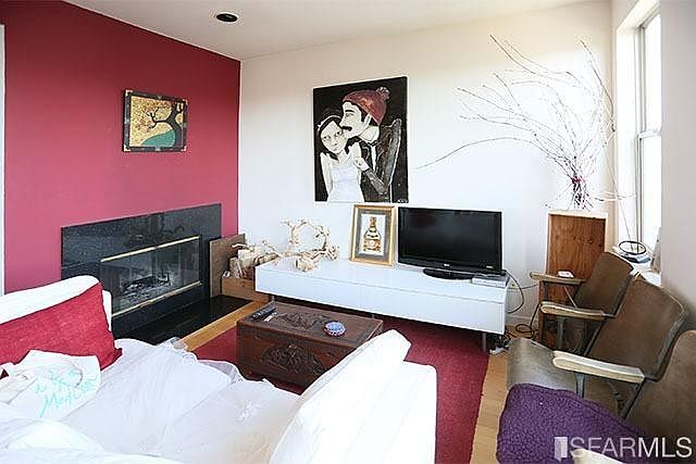 1st image of 364 Shotwell St #3