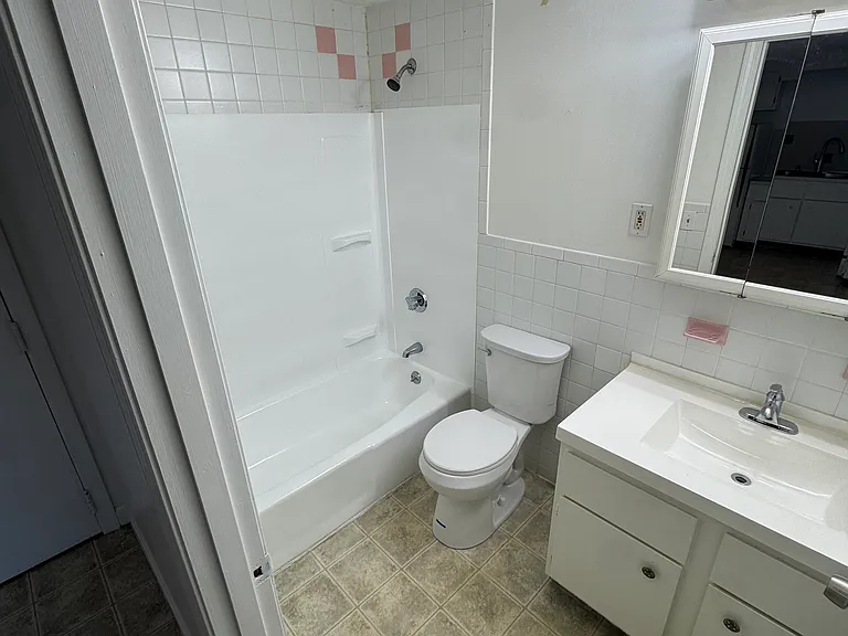 Delmont Estates — Photo 9