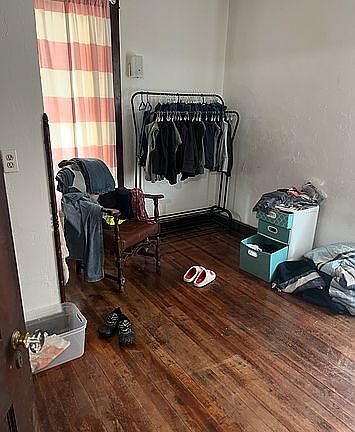 4th image of 124 W Emma St