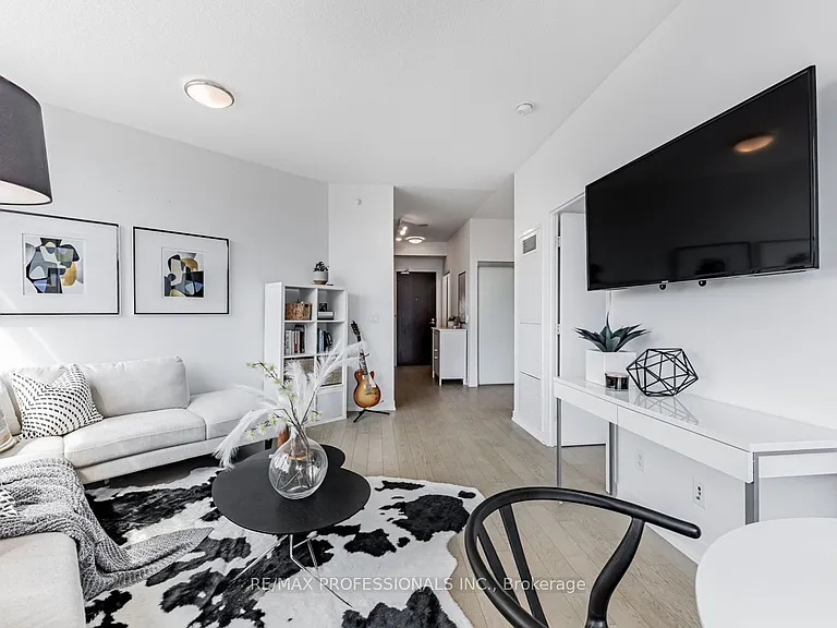 120 Bayview Ave #N303 — Photo 1