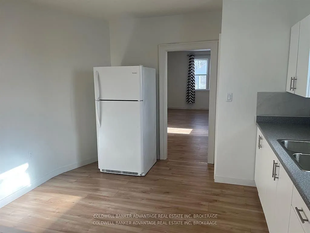 2 bed, $1,400 — Photo 2