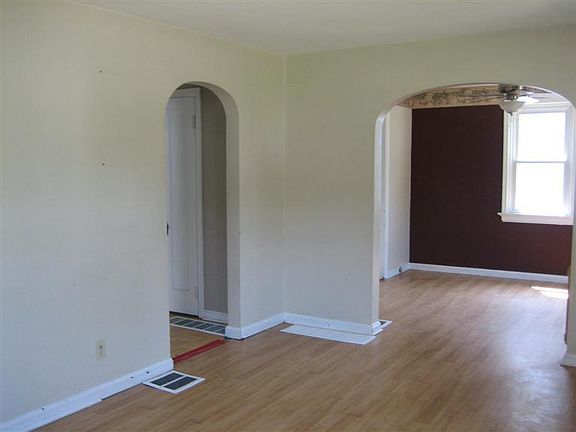 5th image of 2431 Clover Crest Dr