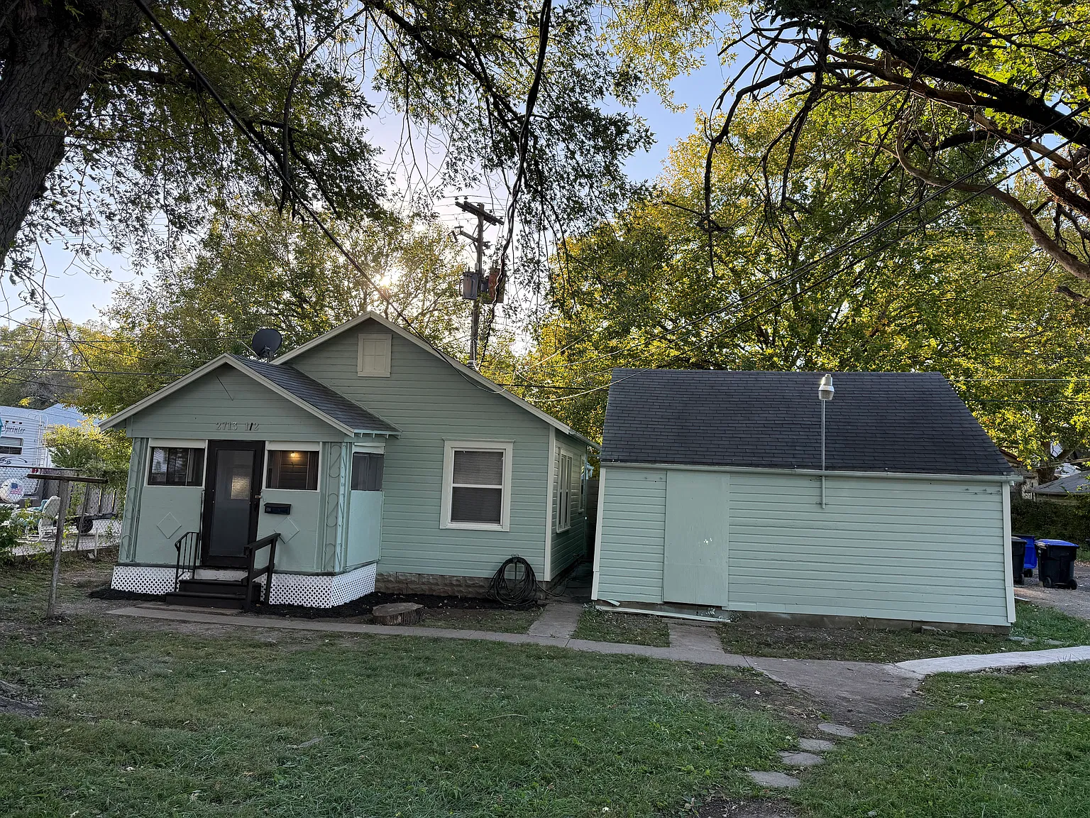 1 bed, $895 — Photo 2