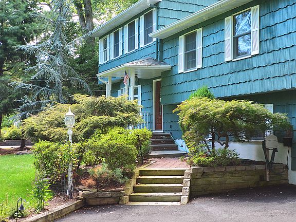 2nd image of 11 Park Pl