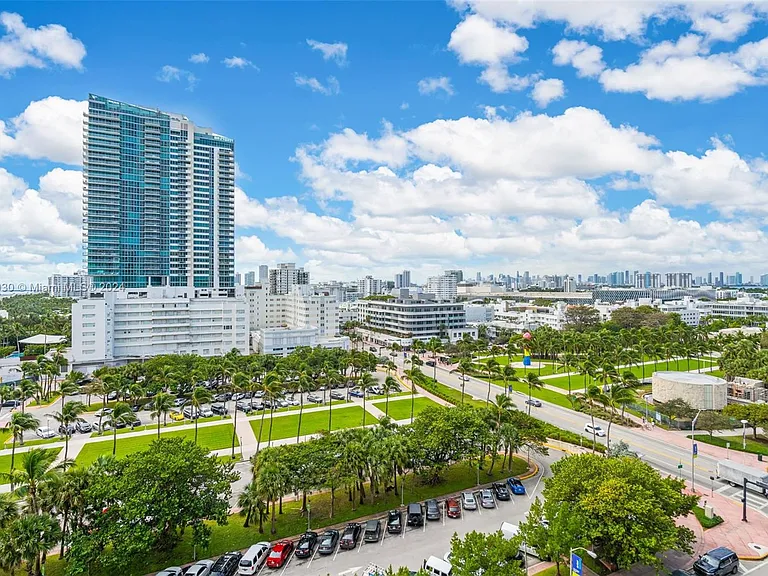 2201 Collins Ave #1010 — Photo 24