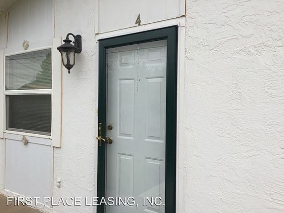 3rd image of 824 Wright St APT 4