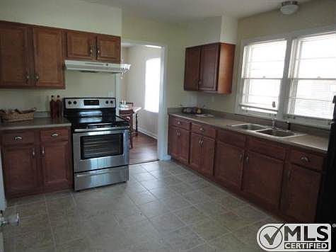 4th image of 212 Park Ln