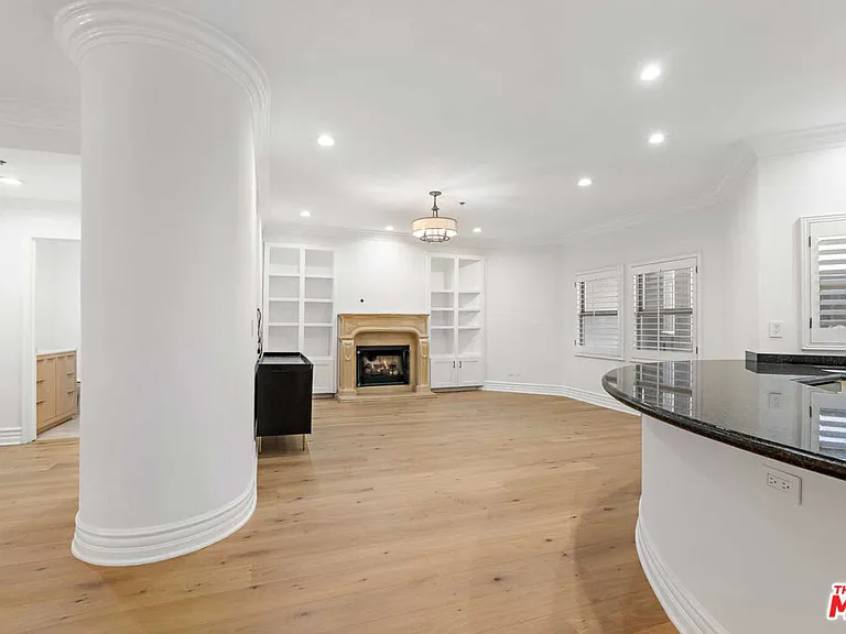850 N Croft Ave #303 — Photo 11