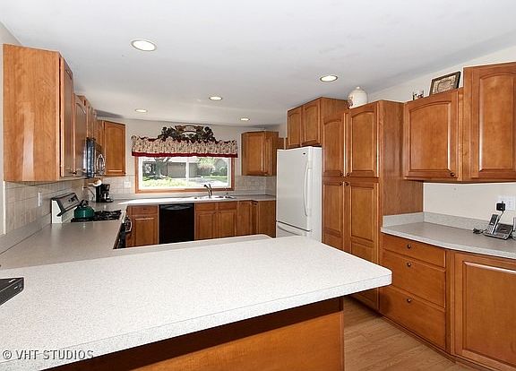 3rd image of 1071 Johnston Dr