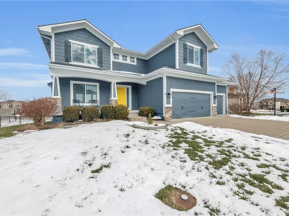 201 SW Lake Side Dr, Blue Springs, MO 64064