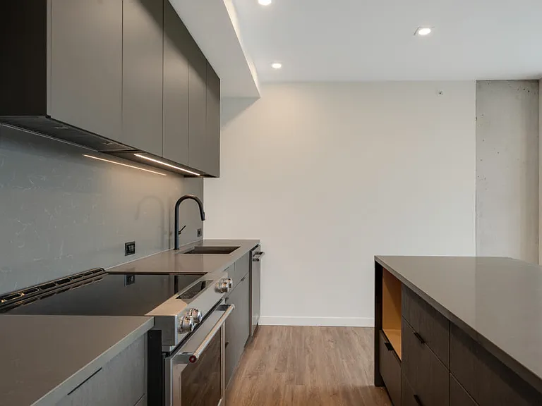 952 Johnson St — Photo 35