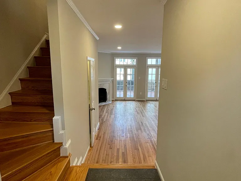 213 S Union St — Photo 2