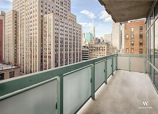 Sold by Warburg | media 5