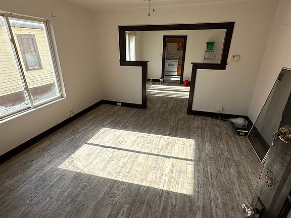 2nd image of 610 Woodrow Ave