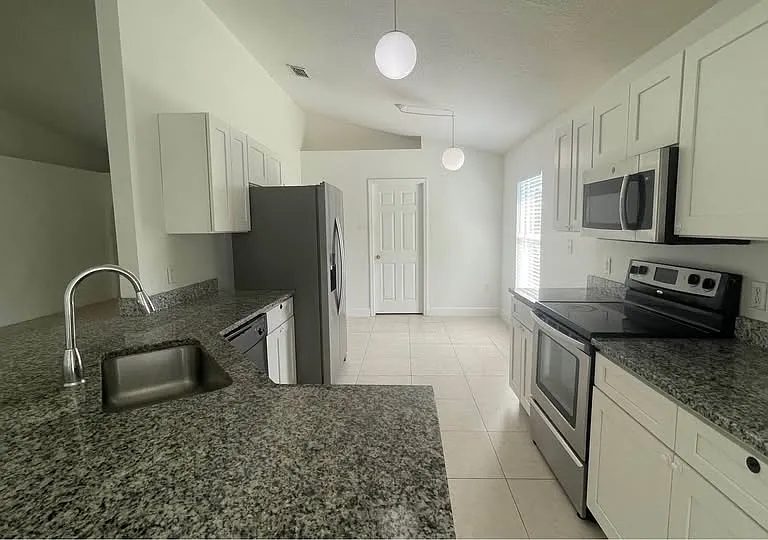 2749 Woodland Creek Loop — Photo 2