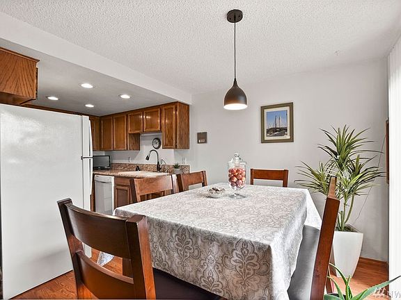 5th image of 6905 NE 43rd St APT B