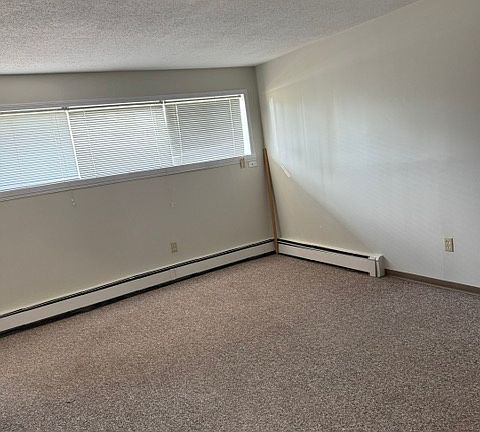 4th image of 10204 106th Ave #103