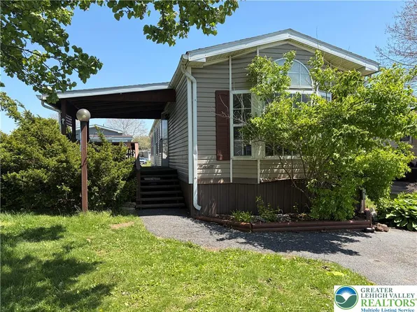 82 Juniper Ct, Bath, PA 18014