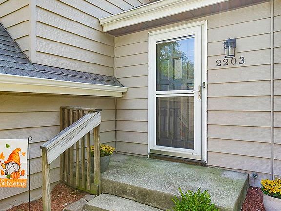 3rd image of 2203 NW 65th St