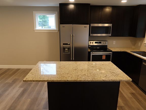 3rd image of 7110 Robinson Dr