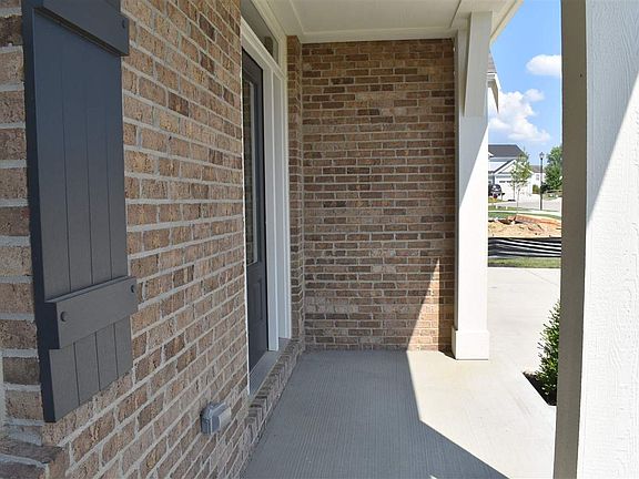 2nd image of 1401 Poplartree Pl