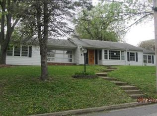 1711 Timberlane Dr, Saint Charles, MO 63301