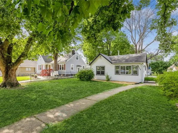 1014 Douglas Ave, Des Moines, IA 50313