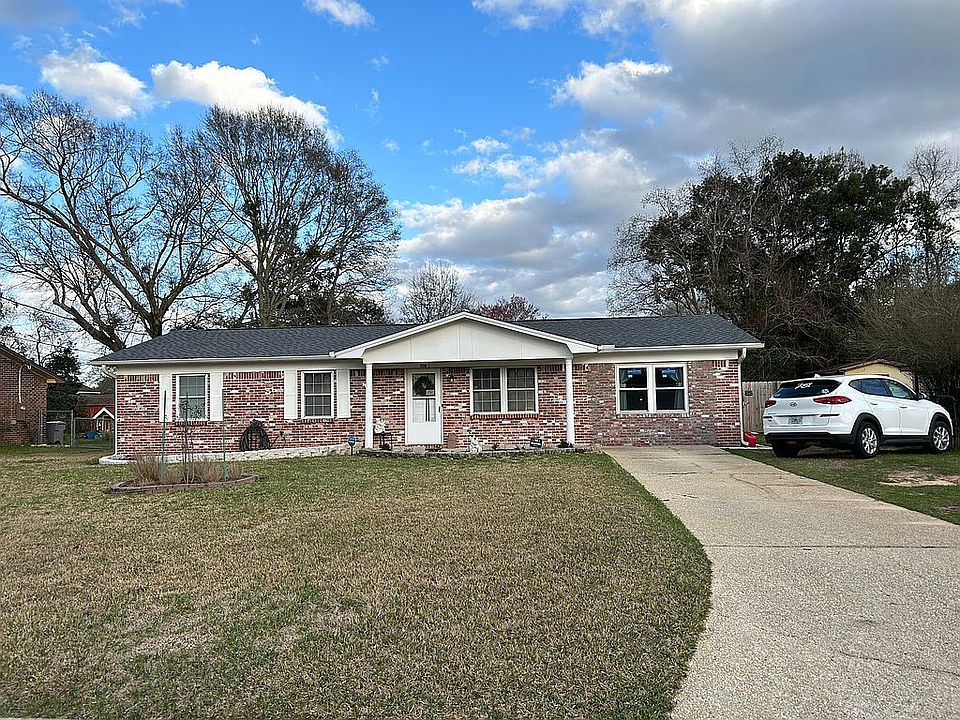 1st image of 2120 Squire Dr