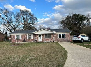 2120 Squire Dr, Cantonment, FL 32533