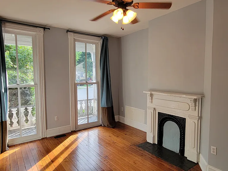 2121 E Marshall St #A — Photo 2