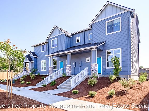 2nd image of 121 SE Goodnight Ave #6127272